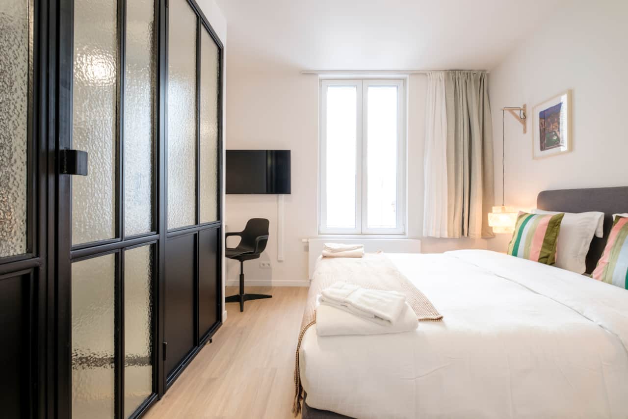ROOM 2-1