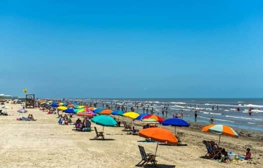 Stewart Beach in Galveston with shoreline views and beach amenities