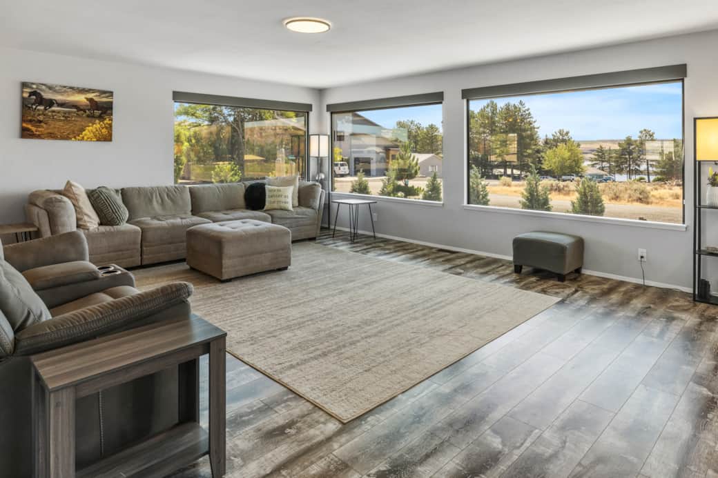 LIVINGROOM VIEW