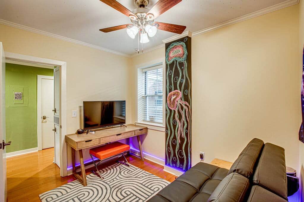 Office/Guest Room with pull out couch