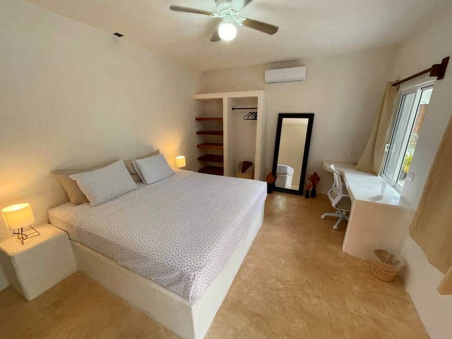 Master Suite 2 w/ king bed