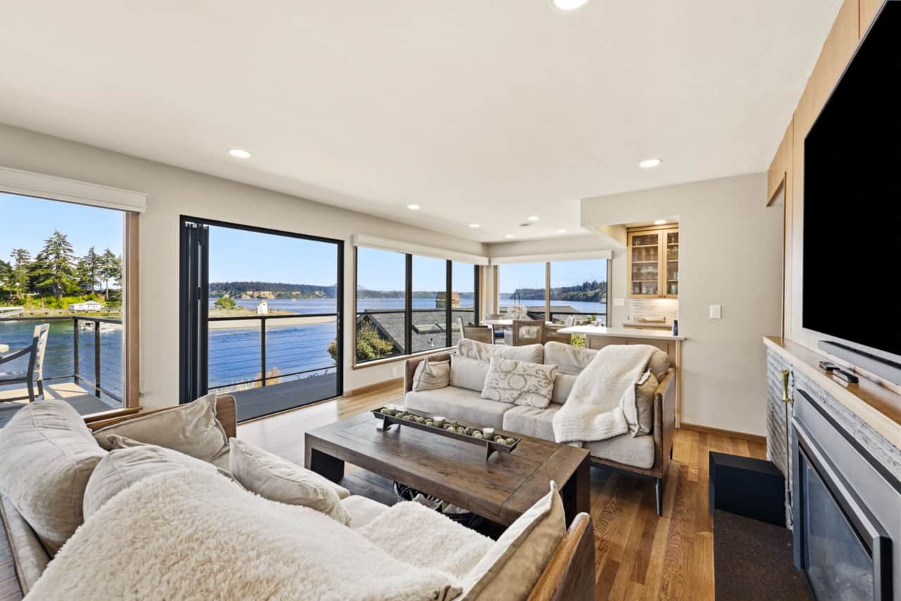 Living Room Entrance View