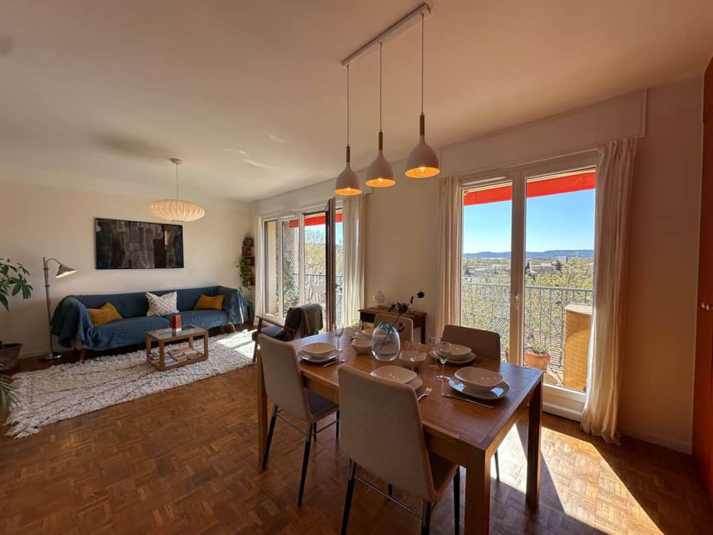 Canapé;vue extérieur ; Salon ;Balcon Canapé;vue extérieur ; Salon ;Balcon