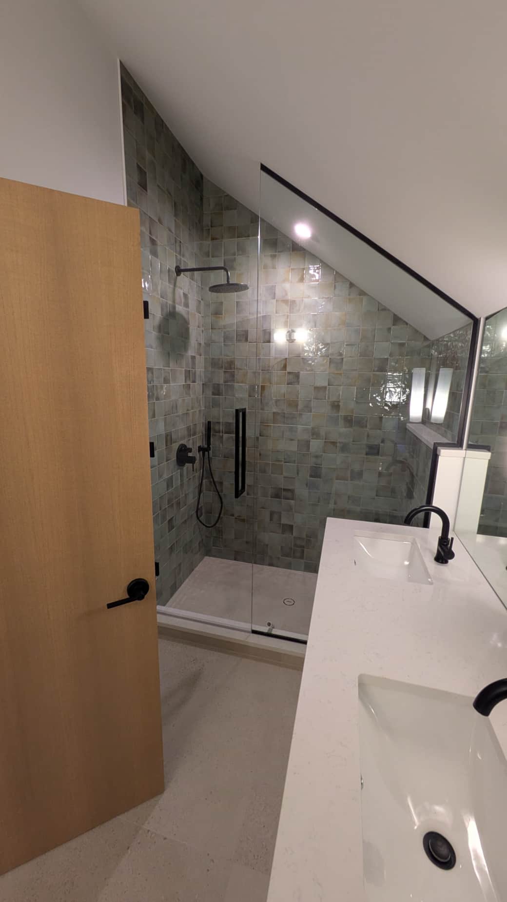 PXL 20250830 211424700