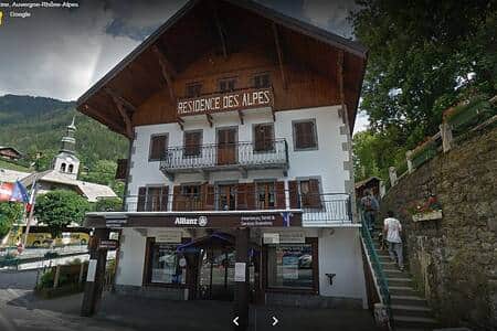 The Residence des Alpes from the Rue du Bourg