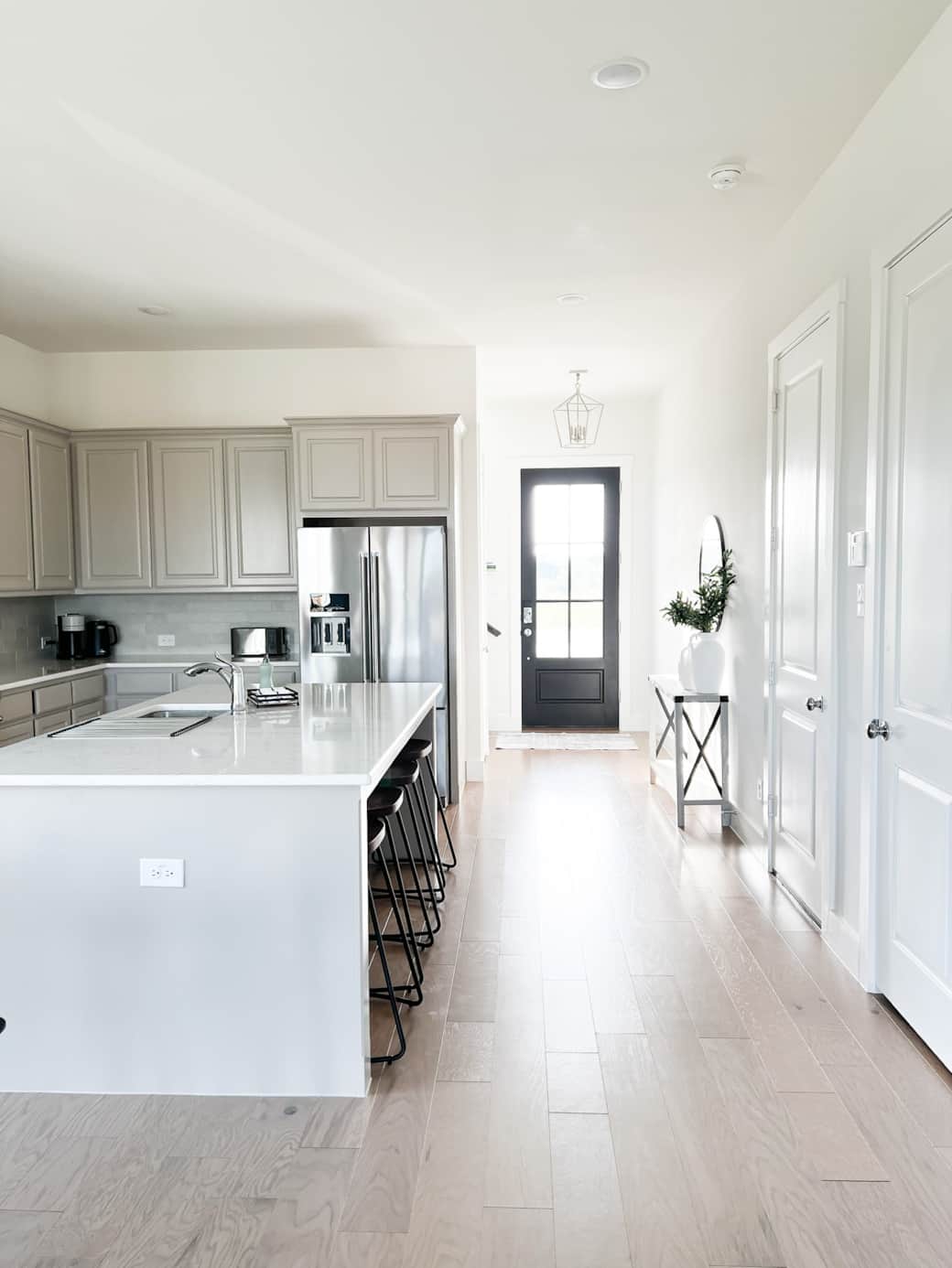 Full kitchen Full kitchen