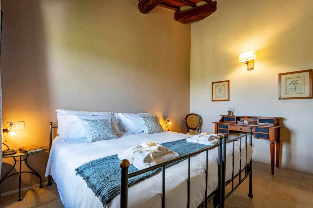 Alloro Room, with king-size double bed