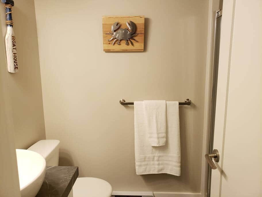 Ensuite bath with shower