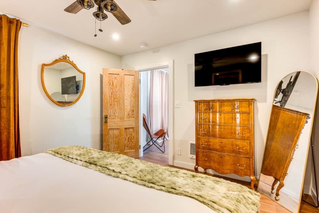 King Bedroom King Bedroom