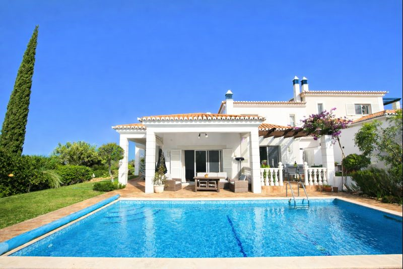 House & Pool