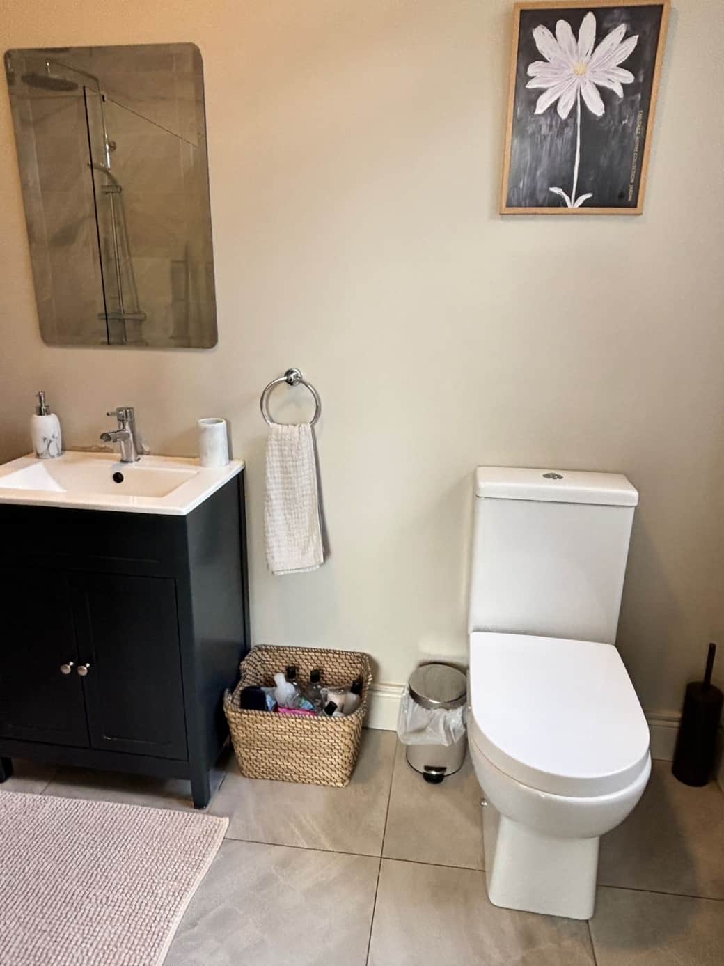 En-suite bathroom En-suite bathroom