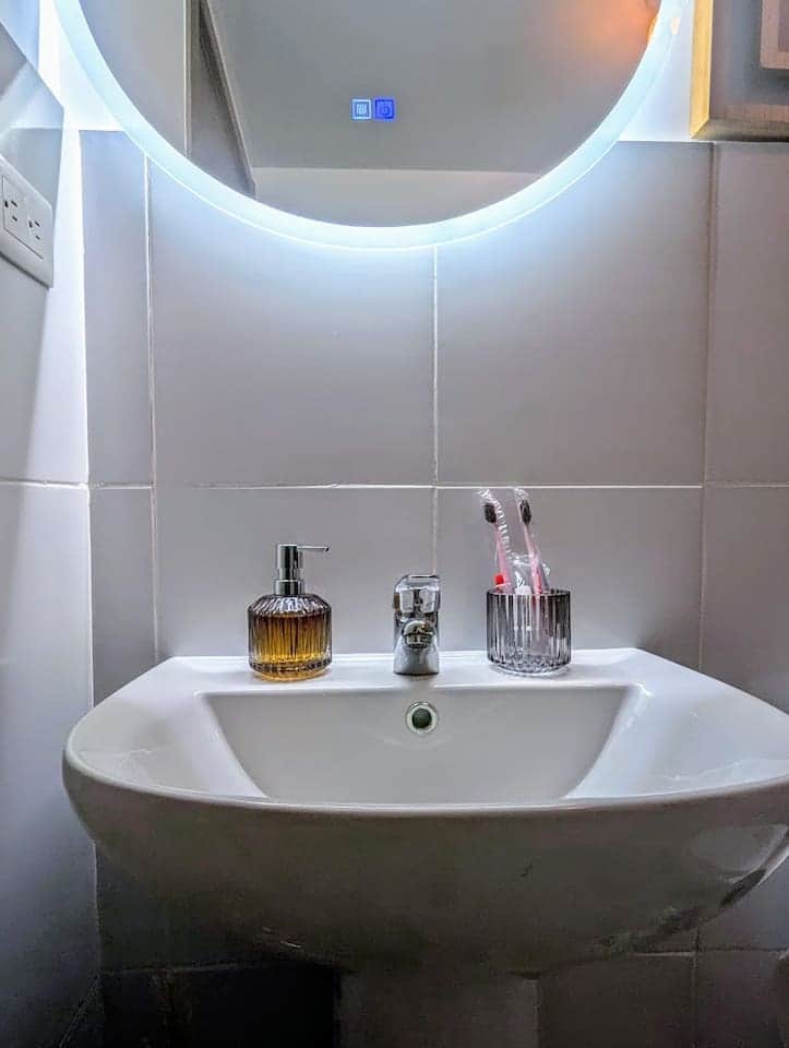 2nd Bathroom