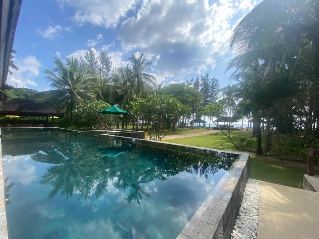Poolside View To Garden & Ocean view