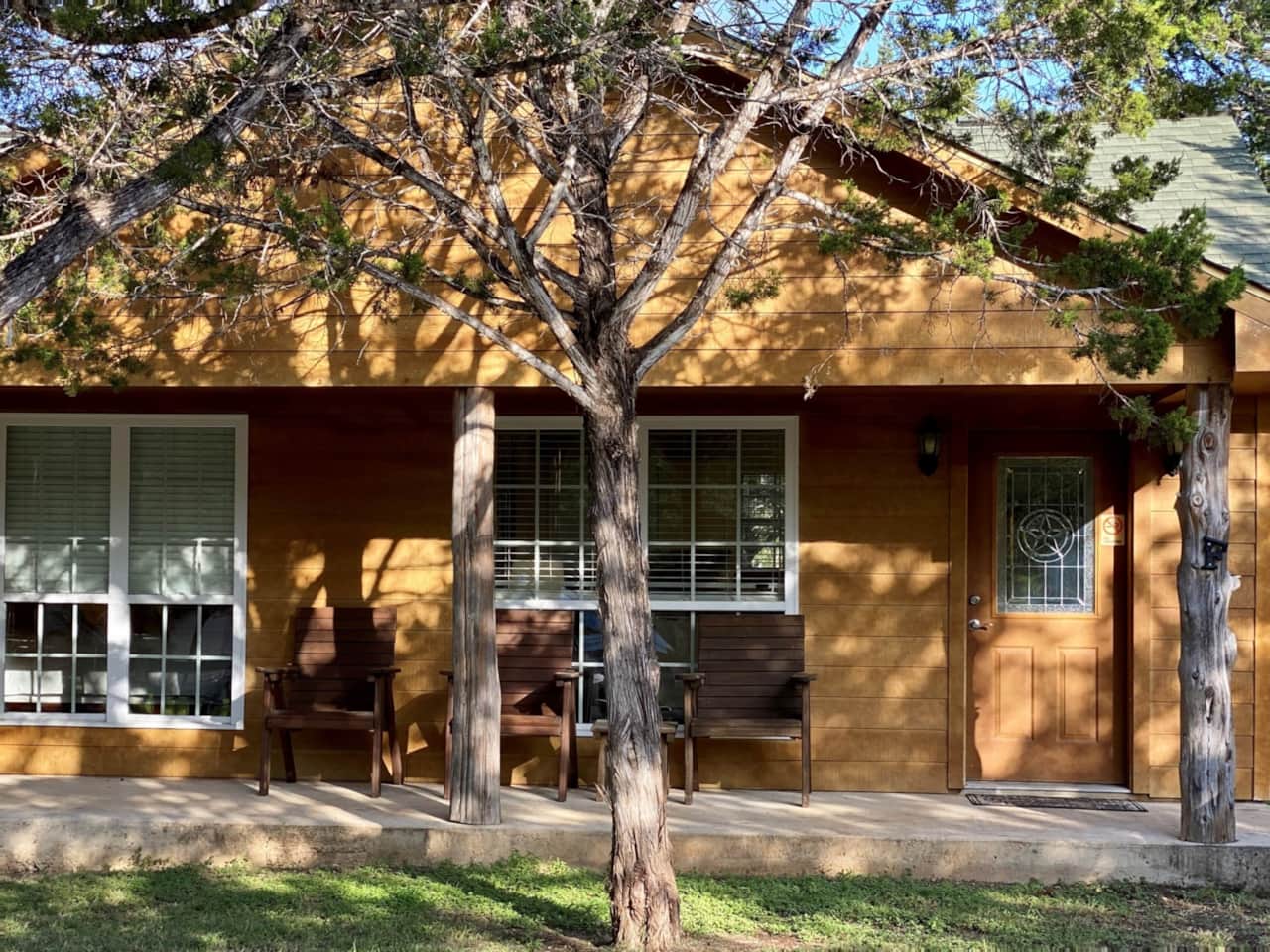 Casa Blanca's Cabin B - Front View