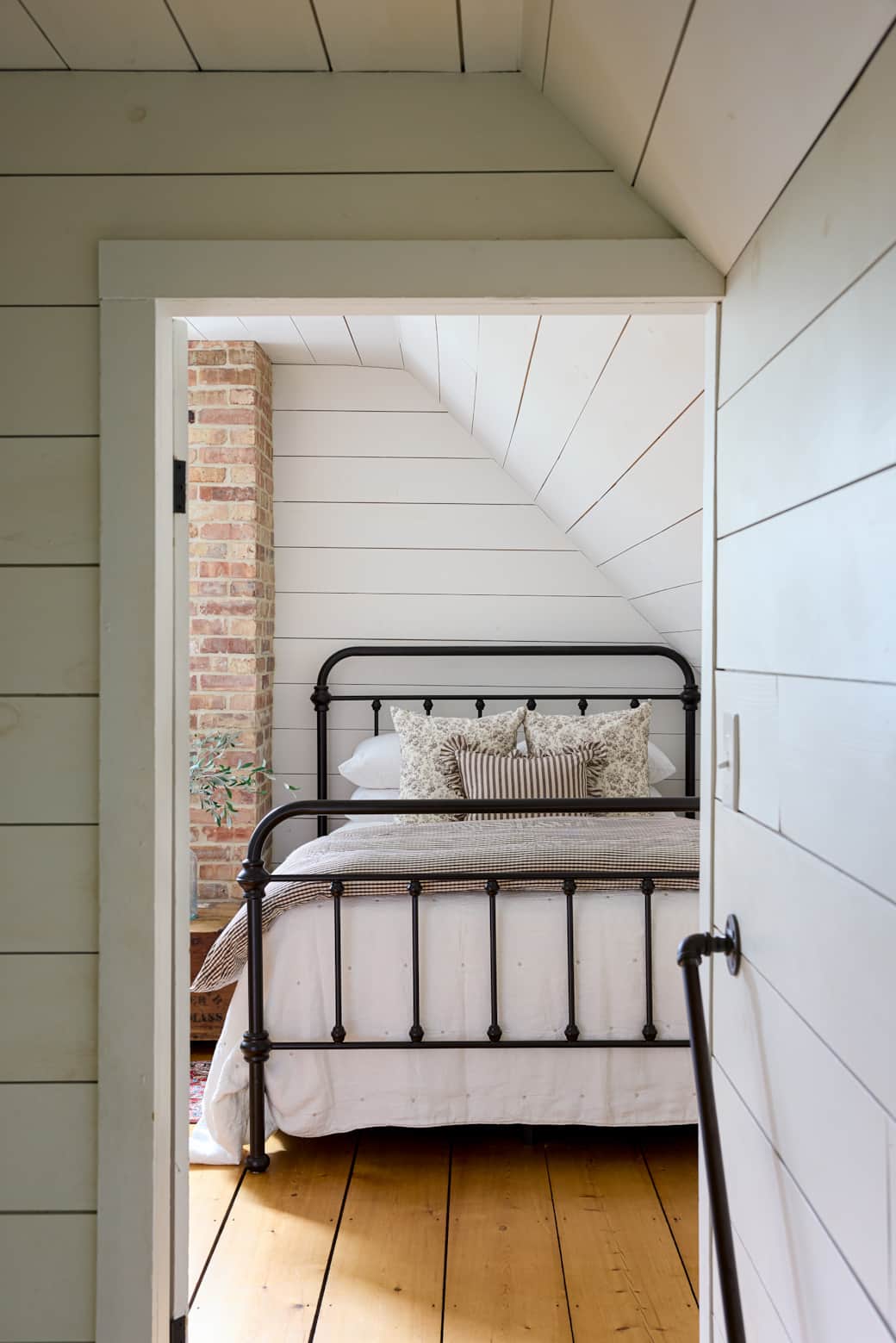 2 Double Beds | Upstairs Bedroom