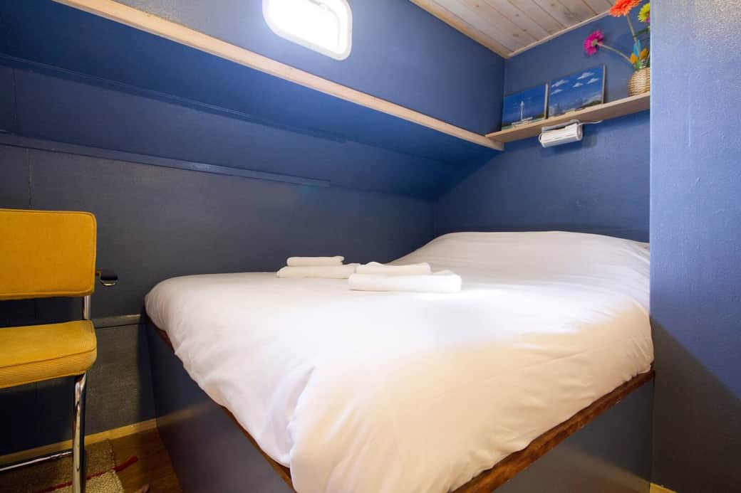 Bedroom nr. 2 with queen size bed