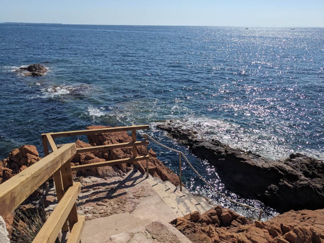 accès privatif à la mer depuis la résidence