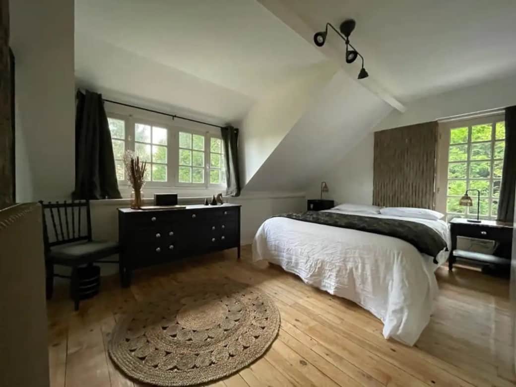 Upstairs Bedroom 160x200