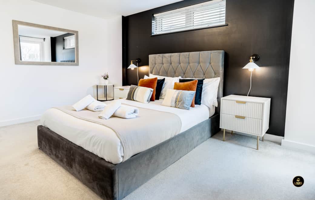 Bedroom with Smart TV and Private balcony Bedroom with Smart TV and Private balcony