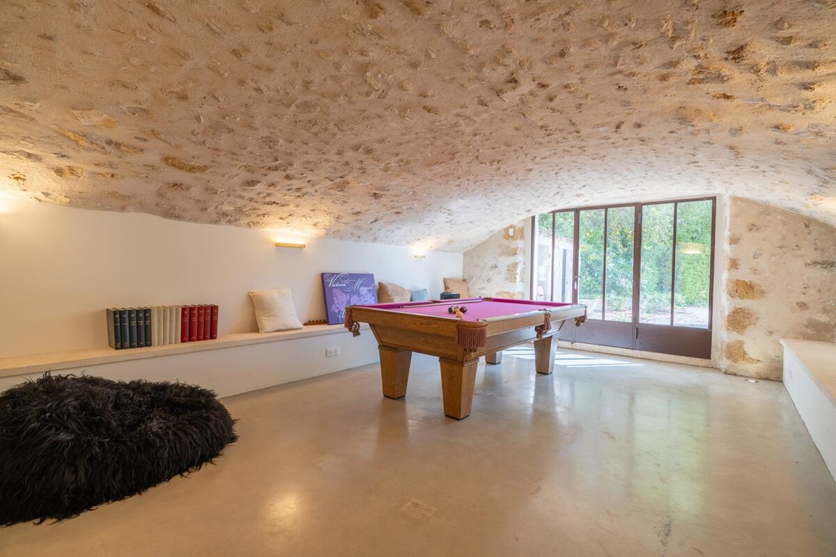 Provençal farmhouse & padel court swimming pool AC