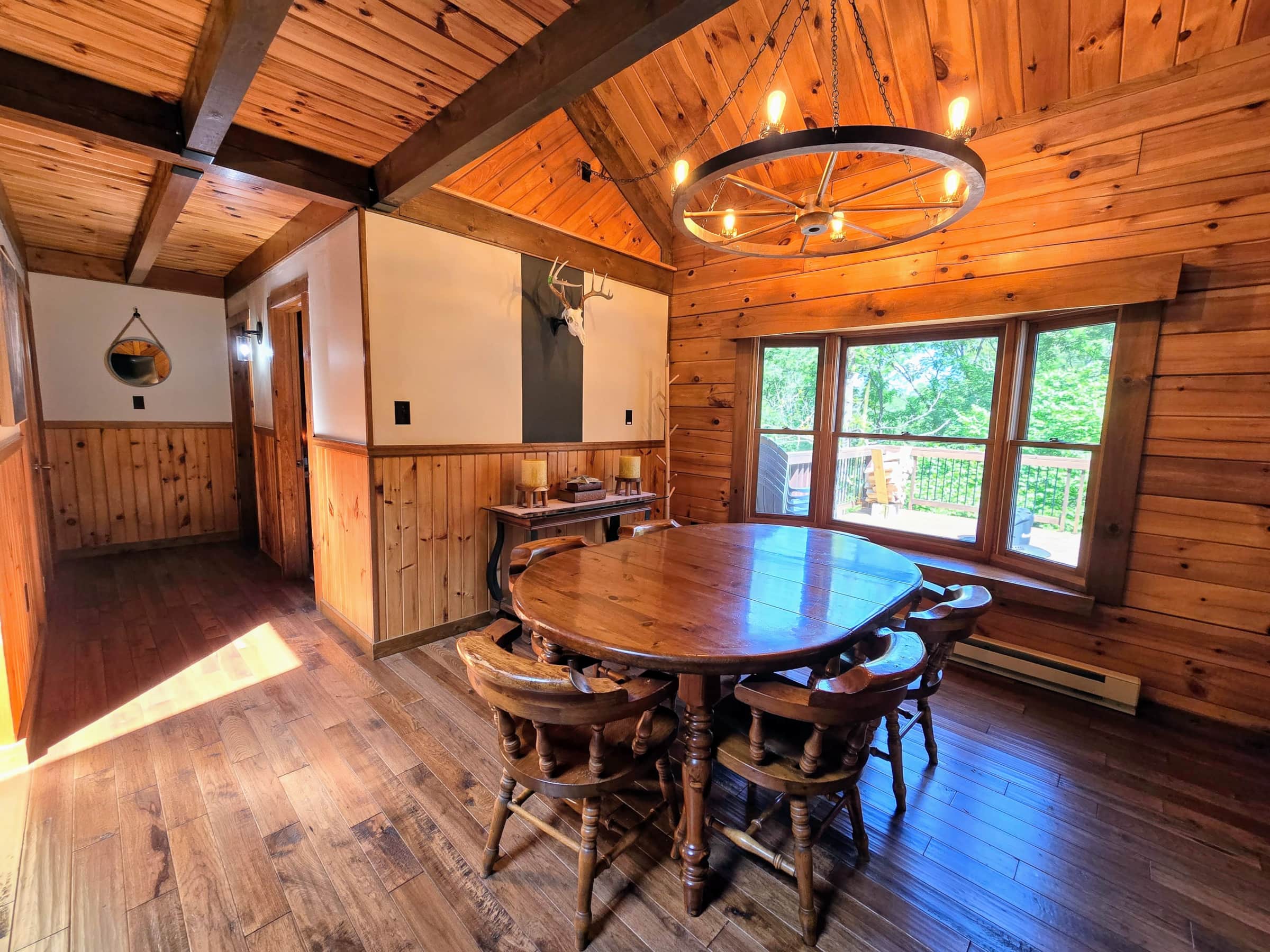 Mountain cabin 山小屋 山の上で篭る、断崖の上のシンプルな山小屋「Mountain cabin by