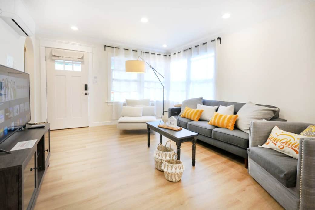 Experience the ultimate in modern living with a design that perfectly balances practicality and elegance.
Experience the ultimate in modern living with a design that perfectly balances practicality and elegance.