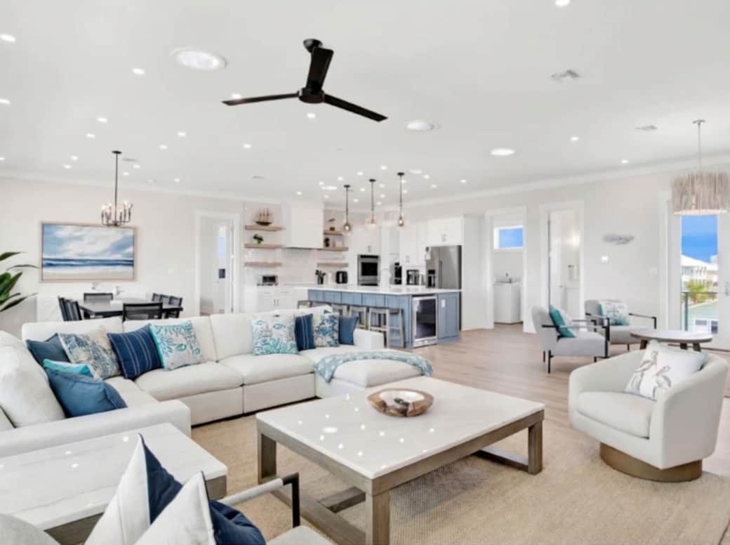 Open Concept Living Area, Gulf & Sound Panoramic Views, Gourmet Kitchen, Dining Area for large group Open Concept Living Area, Gulf & Sound Panoramic Views, Gourmet Kitchen, Dining Area for large group