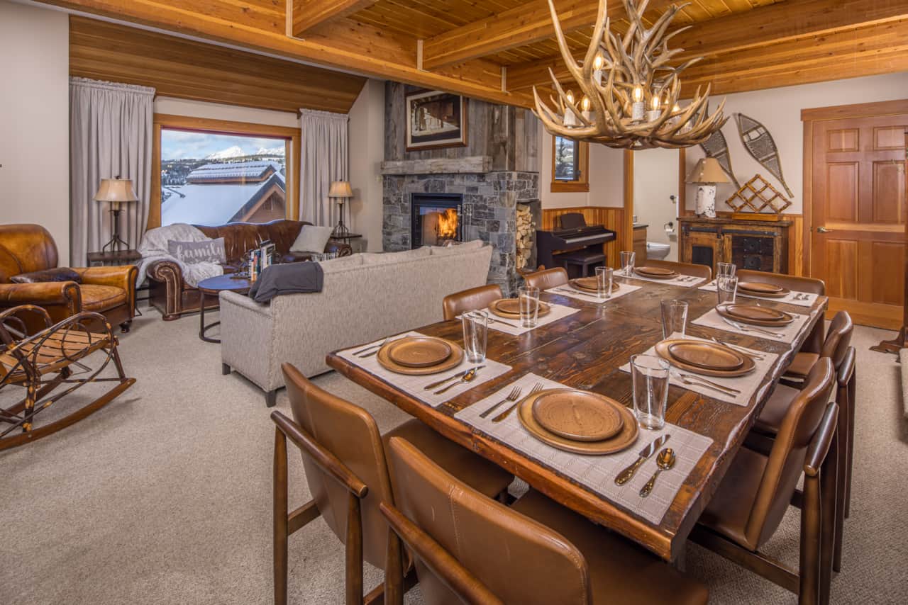 Dining/Living room area