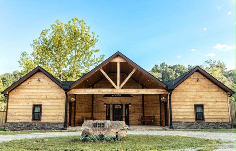 The lodge front