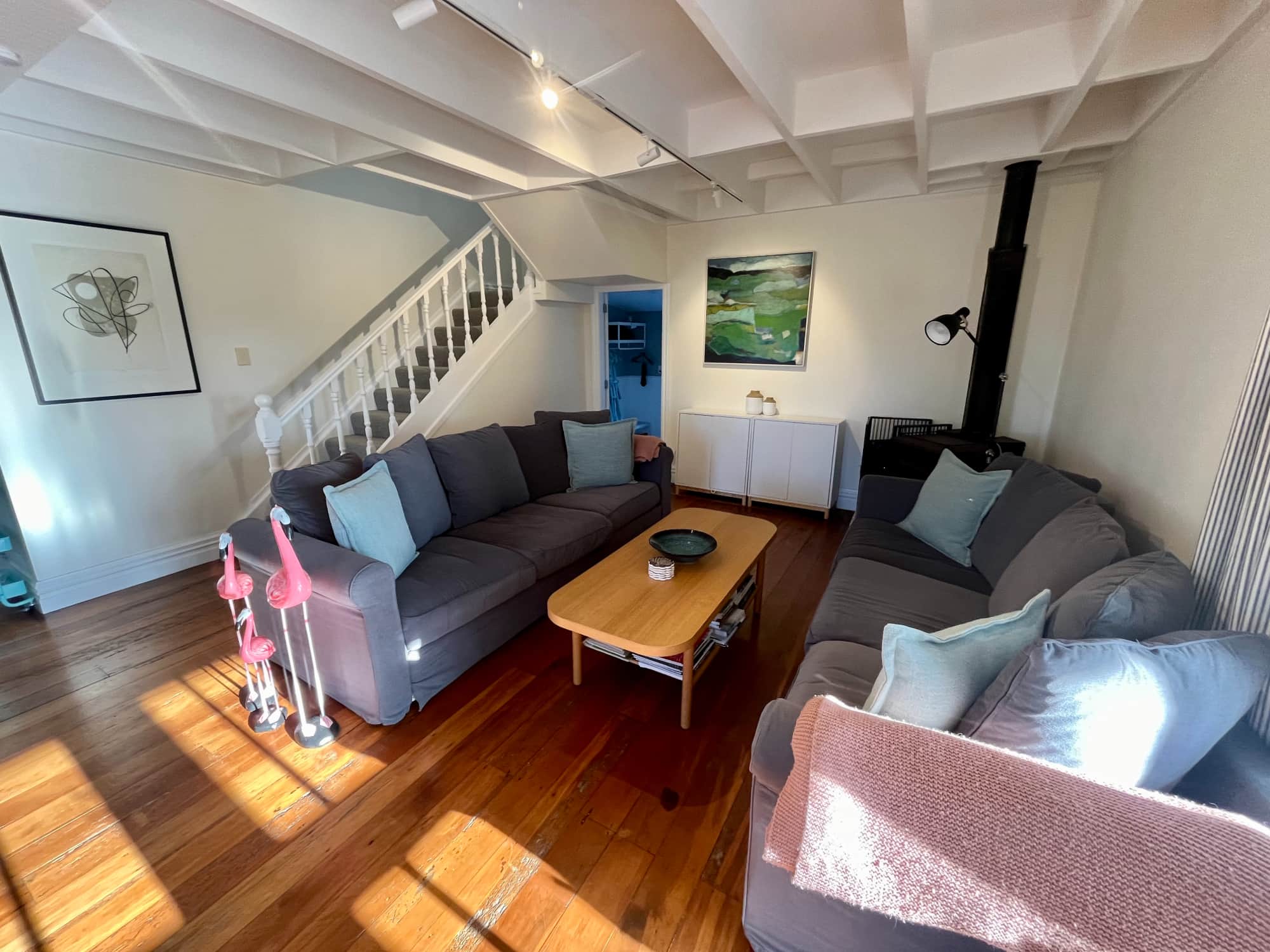 lounge 2000 pixel wide.JPEG