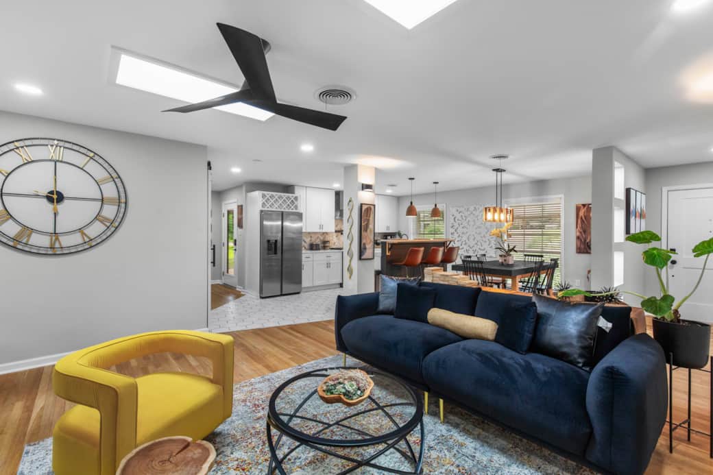 Kithchen & Living Room