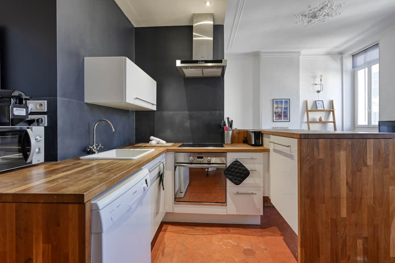 Fully equipped kitchen