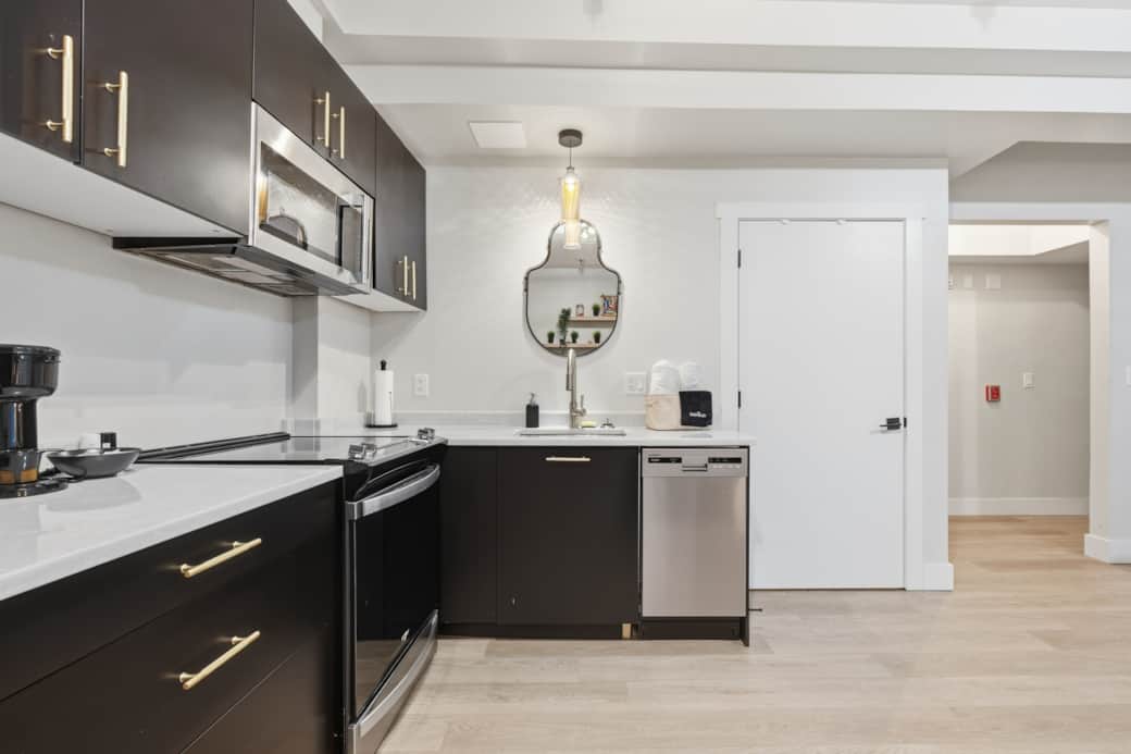 2155 Gottingen St-18 2155 Gottingen St-18
