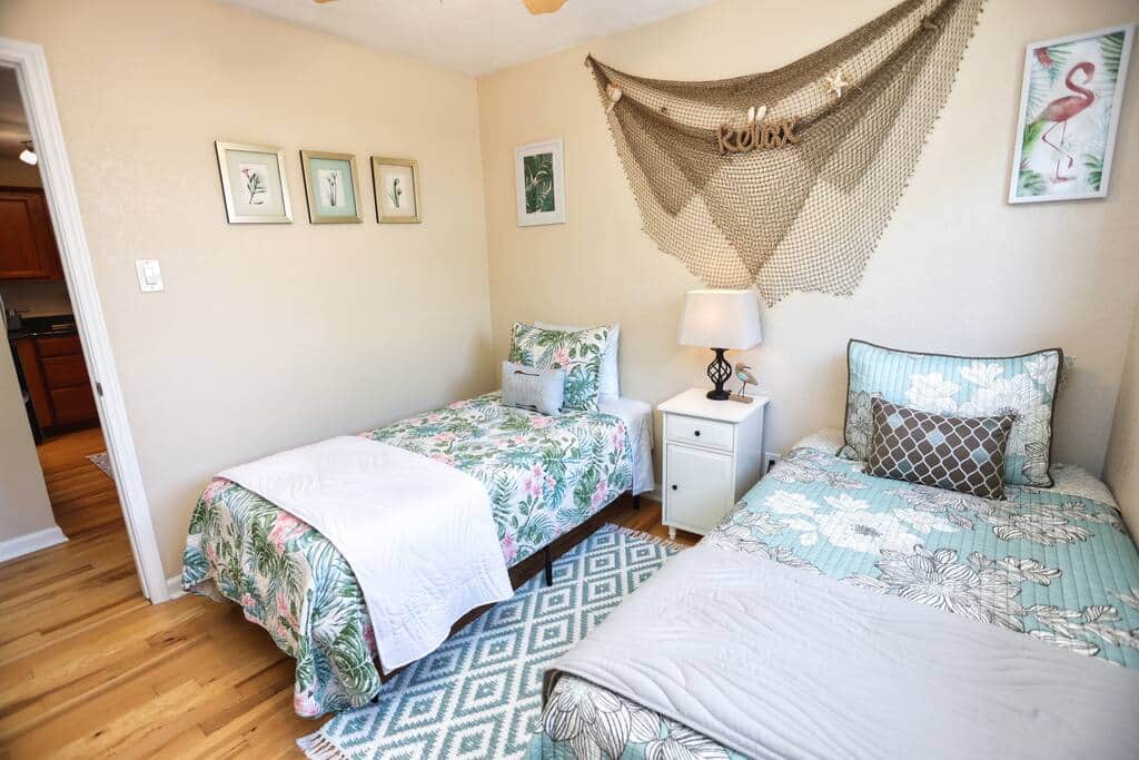 Bedroom 3 Two twin beds 
