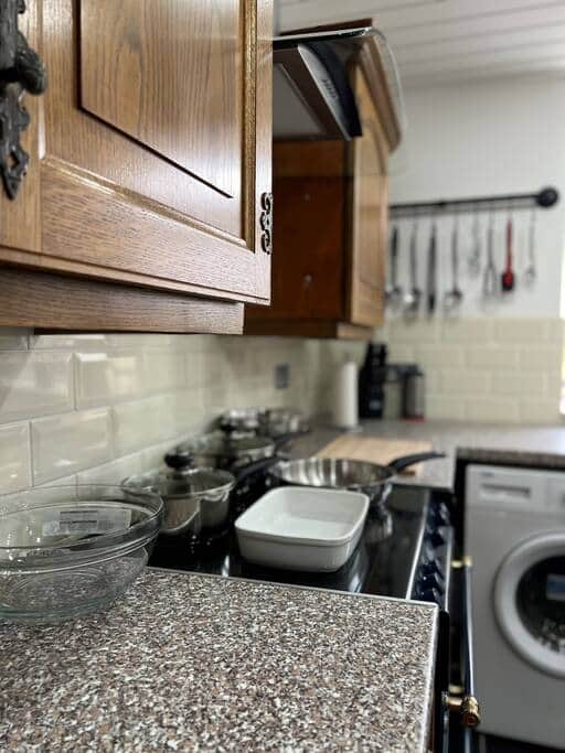Bakeware and utensils