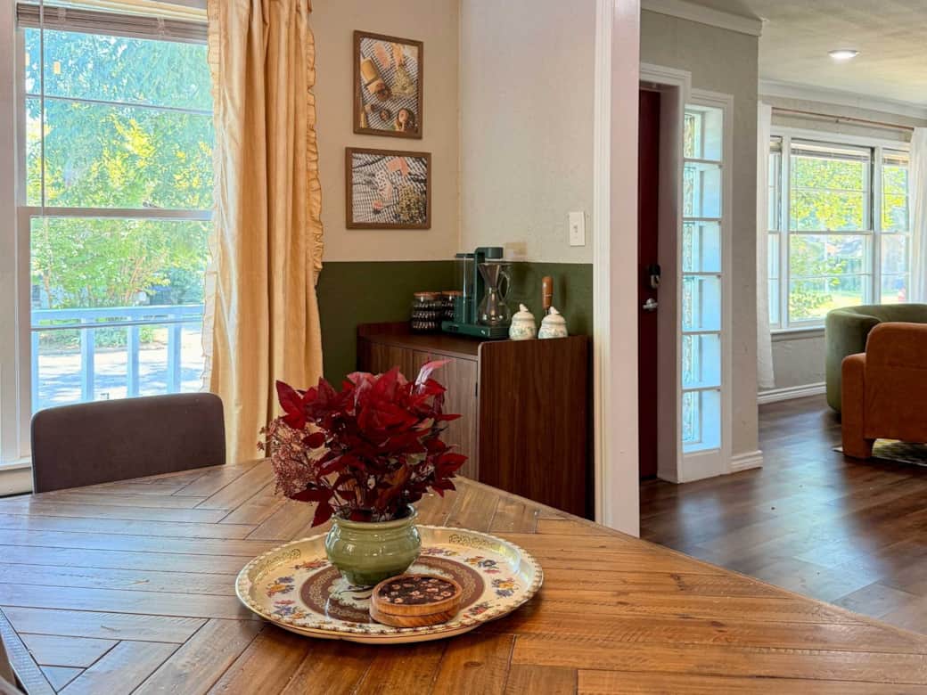 Casino Cottage Dining 2