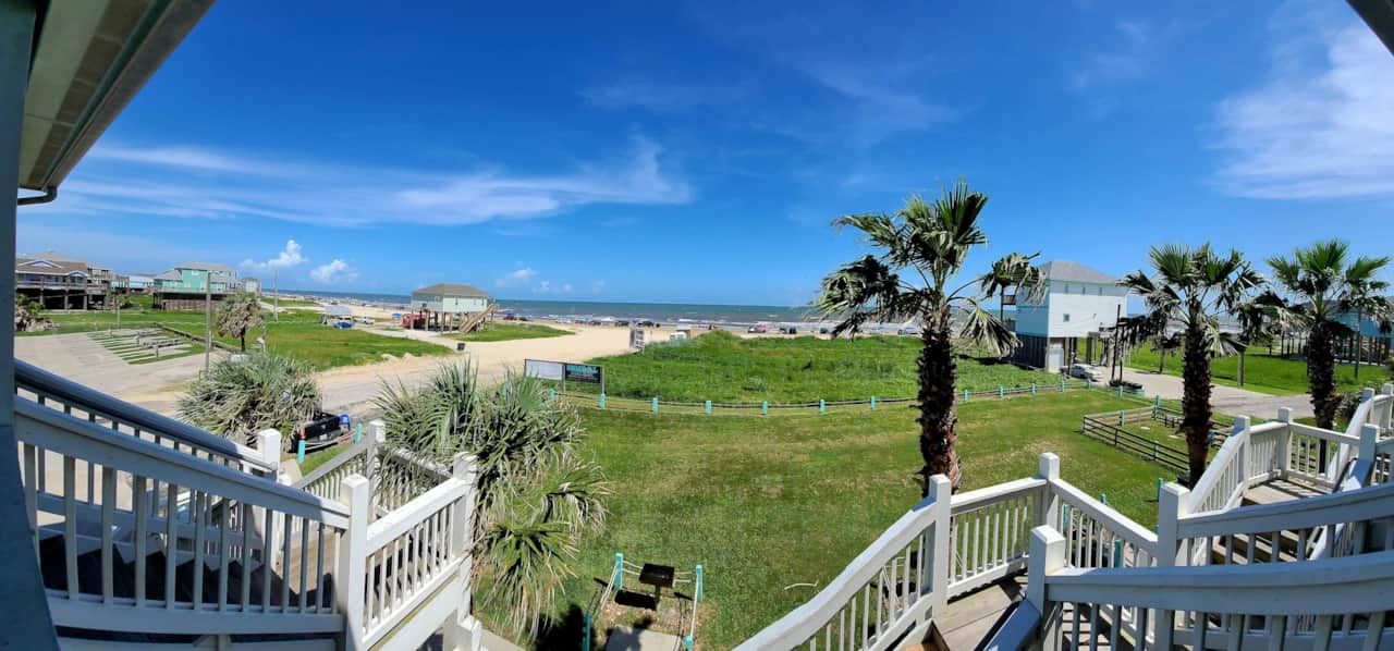 Just steps to the sand and the warm waters of the Gulf of Mexico!