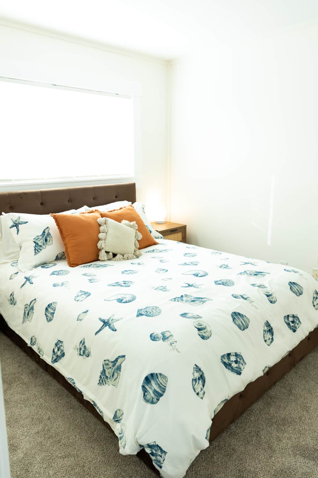 Bedroom 1 (queen bed)