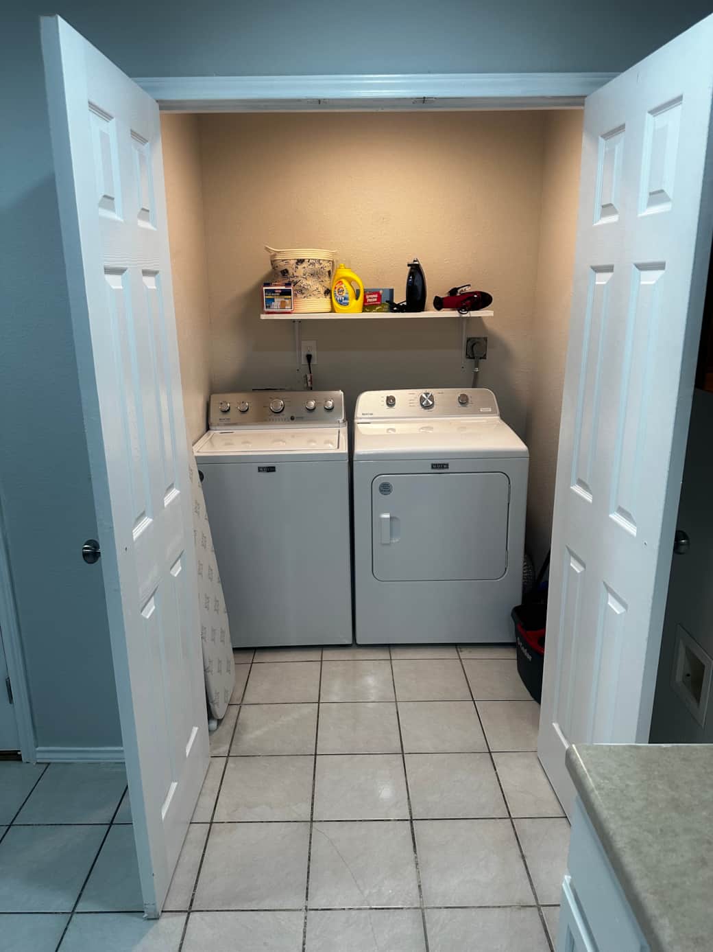 Washer and dryer with detergent for short or long stays