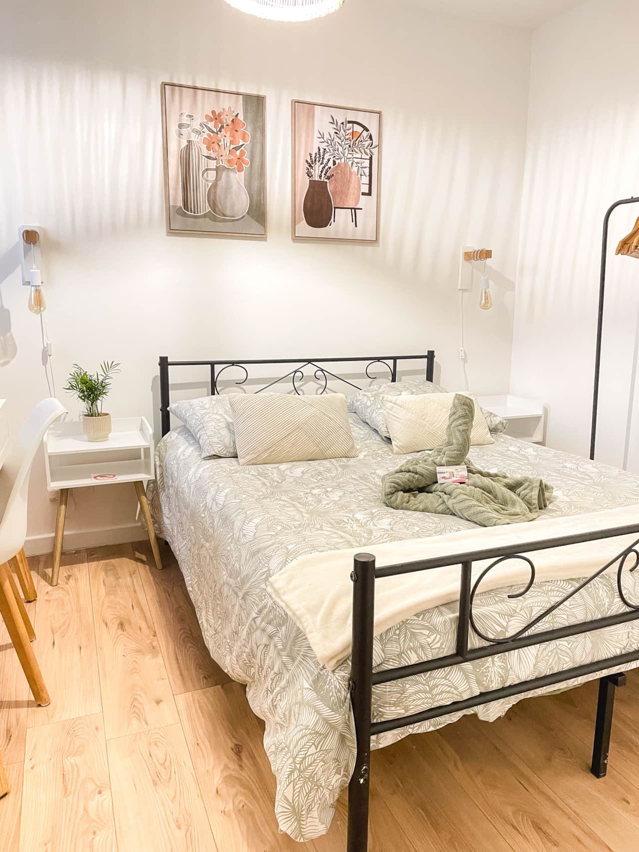 Bright room with large comfortable bed