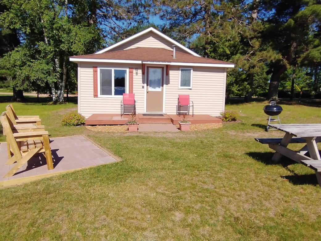 Loon's Lair North Woods Lakeside Cottage Vacation Home in Phillips