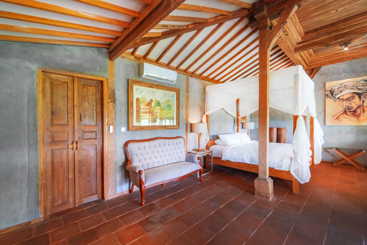 Spacious bedroom with a double bed
