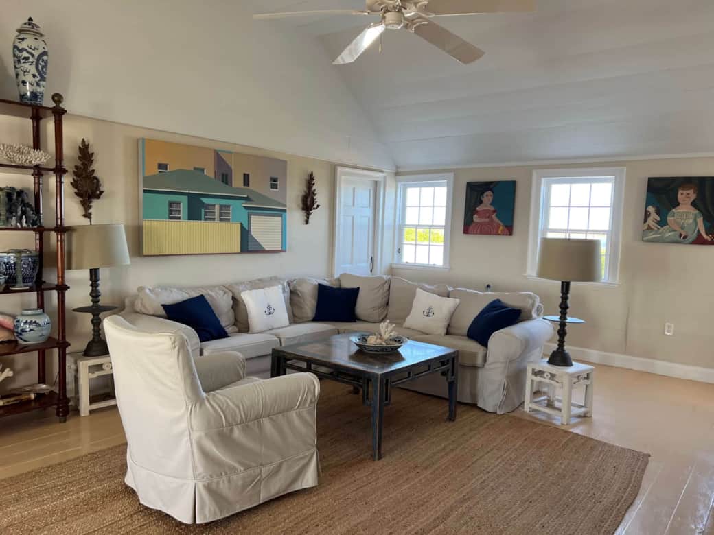 Upstairs lving turks and caicos salt cay