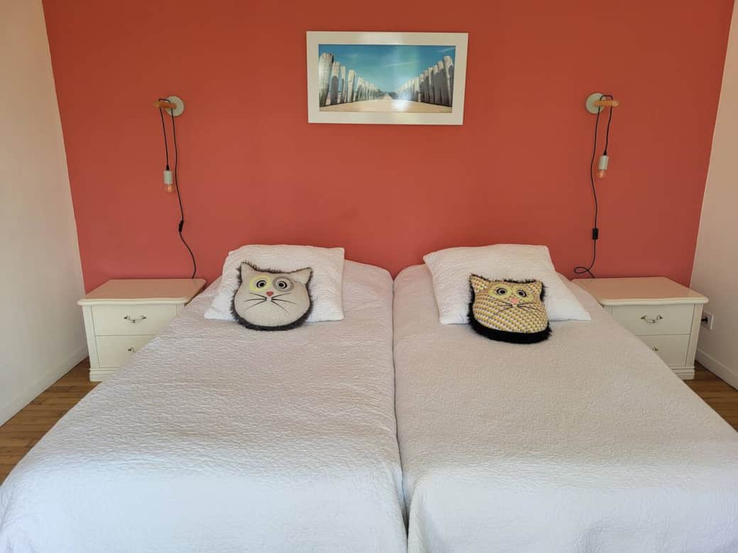 Deux lits en 90 separés
