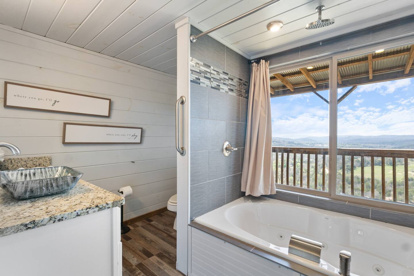 Modern Retreat, King Suite, River Views