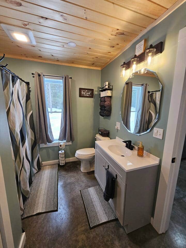 Full Bathroom