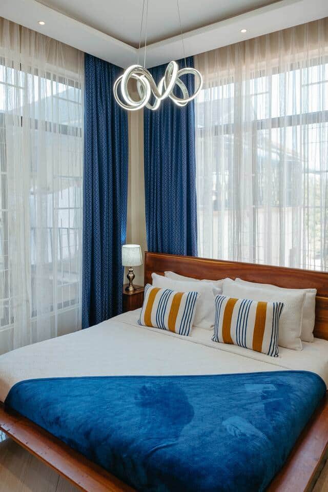 King size bed