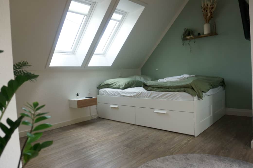 Schlafzimmer & Wohnzimmer