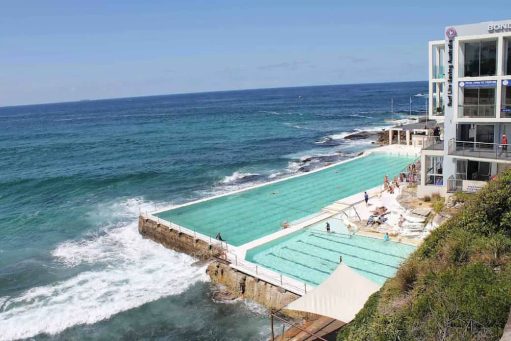 Discover the iconic Bondi Icebergs, Australia's best public swimming pool, just 5 minutes walk from the apartment. This renowned destination is a "must-do" experience, inviting you to indulge in a steam and swim, offering year-round enjoyment.