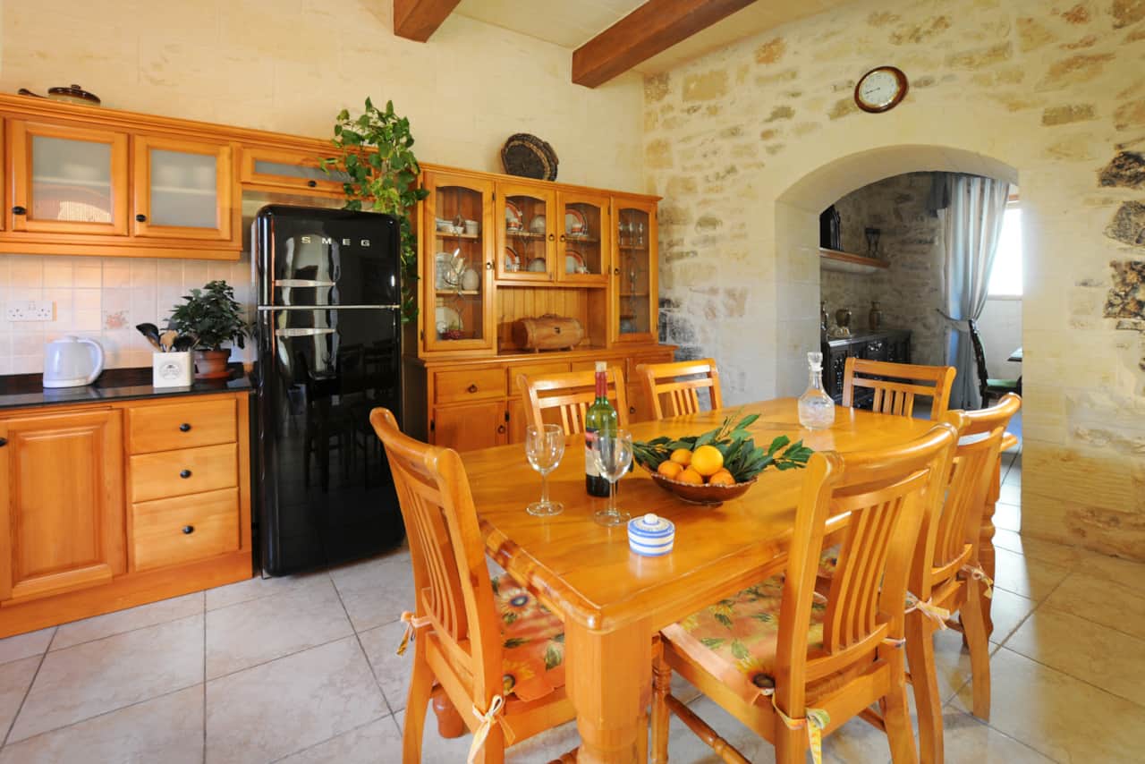 Full kitchen with dishwasher